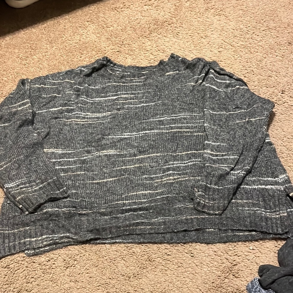 sweatshirt practically brand new only been worn once size L